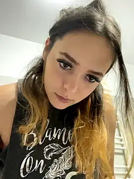 Pussy4564N online show from 09-29-25, 12:43