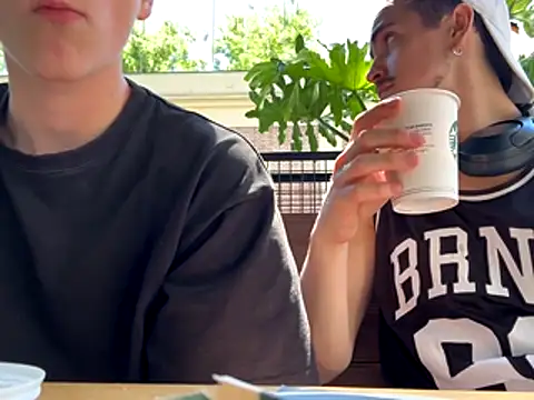 Snapshot of EdwinBlaze chatting on 10-26-25, 04:57 EdwinBlaze online show from 10-26-25, 04:57