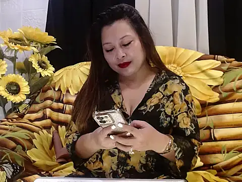 Snapshot of UrSweetClassyPinay chatting on 05-18-26, 08:03 UrSweetClassyPinay online show from 05-18-26, 08:03