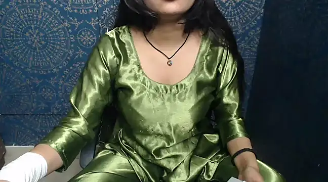 Snapshot of megancatluna chatting on 03-02-25, 05:44 megancatluna online show from 03-02-25, 05:44
