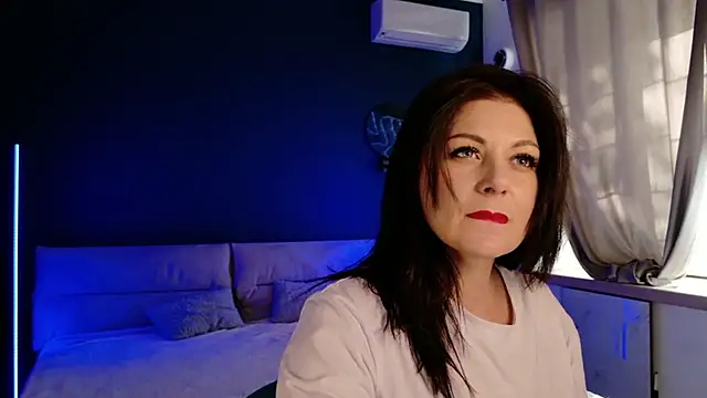 Snapshot of RaileReed chatting on 05-07-26, 02:11 RaileReed online show from 05-07-26, 02:11