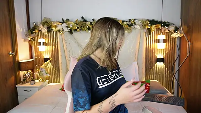 Julieta priv online show from 12-22-25, 02:58