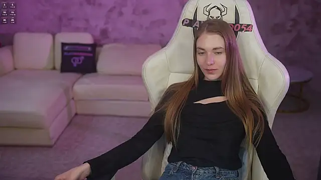 Layla Sweet  online show from 04-06-26, 07:15