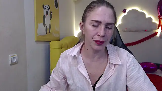 TessaDaybreak online show from 03-15-25, 01:51