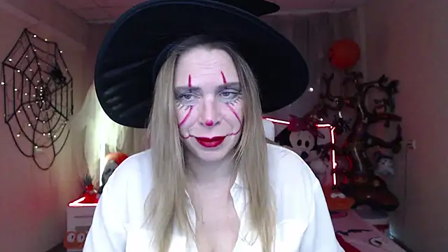 TessaDaybreak online show from 10-31-25, 08:26