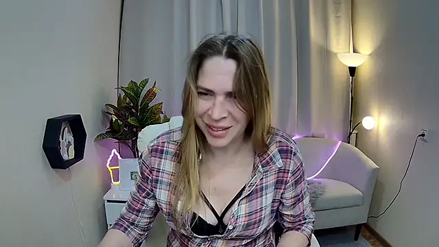 Snapshot of TessaDaybreak chatting on 05-16-26, 06:54 TessaDaybreak online show from 05-16-26, 06:54