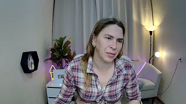 Snapshot of TessaDaybreak chatting on 05-20-26, 06:52 TessaDaybreak online show from 05-20-26, 06:52