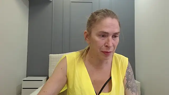 Snapshot of TessaDaybreak chatting on 07-18-26, 07:45 TessaDaybreak online show from 07-18-26, 07:45