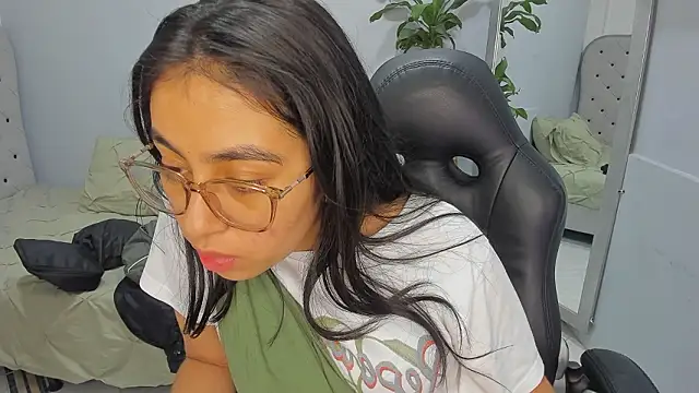 lucelly 15 online show from 03-09-26, 11:47