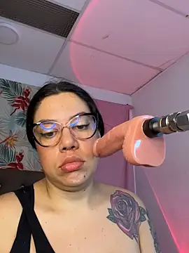 Snapshot of titqueenx chatting on 03-03-25, 08:11 titqueenx online show from 03-03-25, 08:11