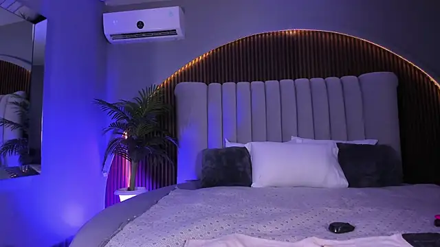 MelanieHillss online show from 01-14-26, 04:07