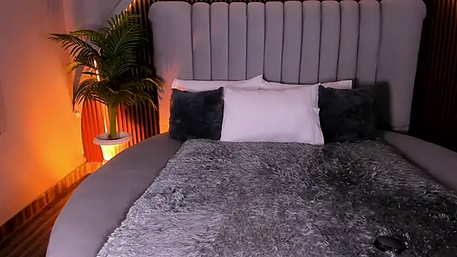 MelanieHillss online show from 01-16-26, 02:59