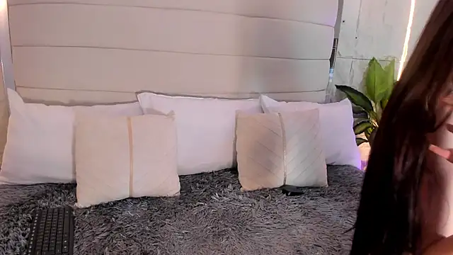 MelanieHillss online show from 02-14-26, 08:38