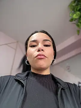 Naatalia online show from 11-27-25, 05:48