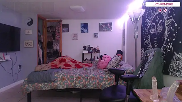 wetwildwhore online show from 10-28-25, 07:05