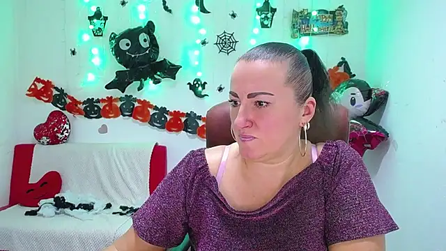 DianaMGG online show from 11-02-25, 06:21