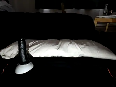 Snapshot of MystiqueRider chatting on 10-25-25, 05:26 MystiqueRider online show from 10-25-25, 05:26