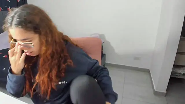 Greciaruiz  online show from 11-24-25, 12:43