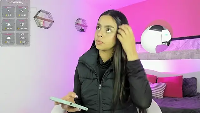 Bella walker  online show from 03-26-26, 08:25