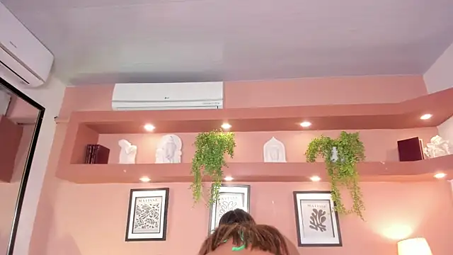 SofiaBennett  online show from 04-20-26, 12:30