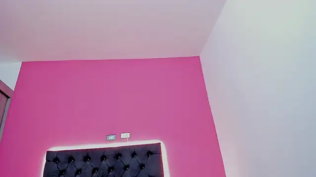 Snapshot of ZahraRose chatting on 11-17-25, 09:31 ZahraRose online show from 11-17-25, 09:31