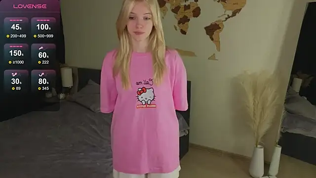 Snapshot of EdlaHewell chatting on 03-02-25, 09:21 EdlaHewell online show from 03-02-25, 09:21