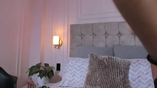 Snapshot of JasmineRoss_1 chatting on 10-30-25, 07:03 JasmineRoss 1 online show from 10-30-25, 07:03