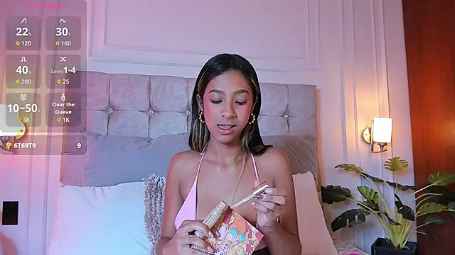 Snapshot of JasmineRoss_1 chatting on 12-14-25, 01:16 JasmineRoss 1 online show from 12-14-25, 01:16