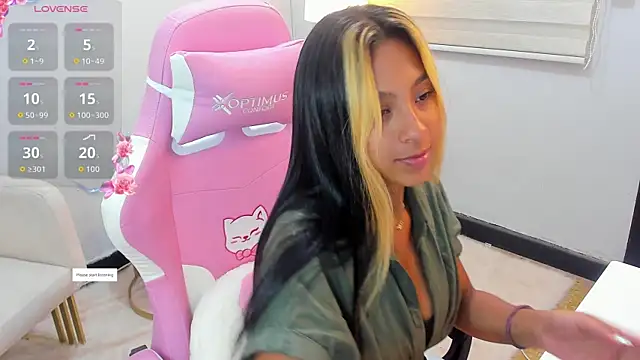 JasmineRoss 1 online show from 04-10-26, 03:50