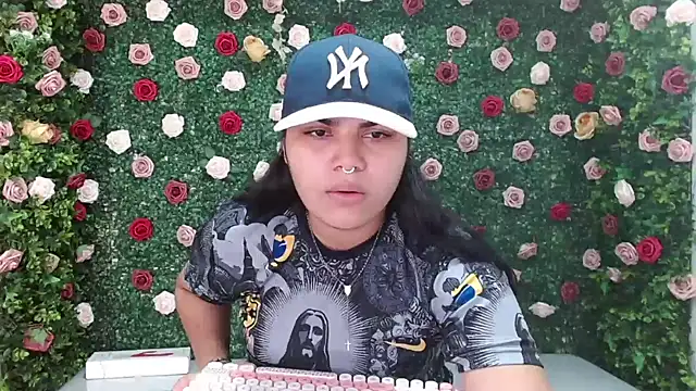 melany rouse18 online show from 11-24-25, 05:23