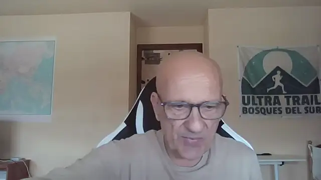 Snapshot of llopaco chatting on 05-04-26, 10:00 llopaco online show from 05-04-26, 10:00