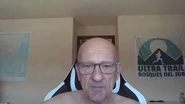Snapshot of llopaco chatting on 06-05-26, 10:10 llopaco online show from 06-05-26, 10:10