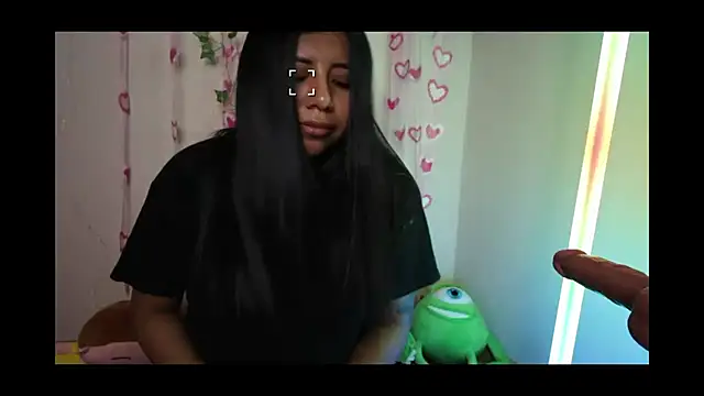 Snapshot of Karla_Stein2025 chatting on 10-17-25, 12:52 Karla Stein2025 online show from 10-17-25, 12:52