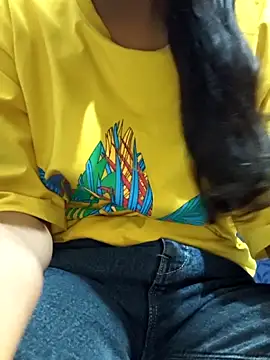 Snapshot of Aaradhna-hoy chatting on 10-31-25, 09:43 Aaradhna-hoy online show from 10-31-25, 09:43