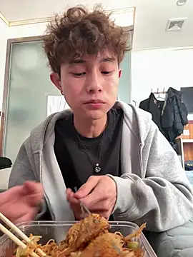 QR666dkk online show from 03-10-25, 07:32