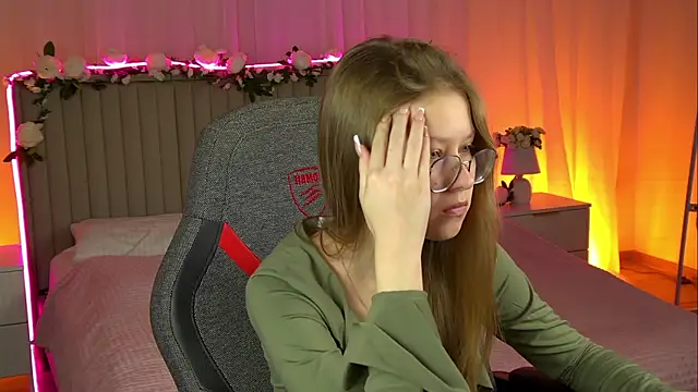 EveMundie online show from 10-24-25, 06:32