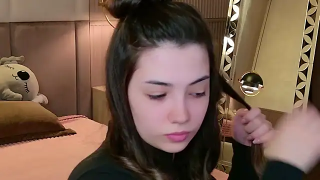 Alice Deleon online show from 02-15-26, 10:47