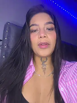 Snapshot of Emily_sharlot chatting on 07-06-26, 11:07 Emily sharlot online show from 07-06-26, 11:07