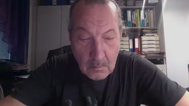 Snapshot of HMStraps01 chatting on 12-17-25, 02:34 HMStraps01 online show from 12-17-25, 02:34