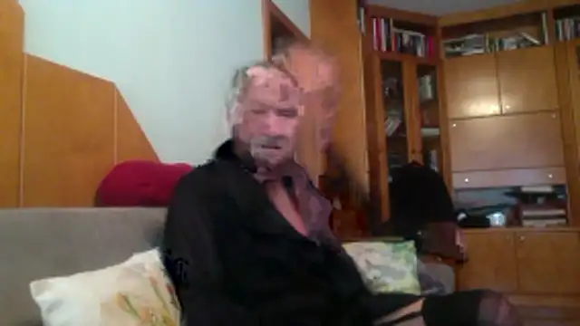 Snapshot of HMStraps01 chatting on 01-12-26, 10:09 HMStraps01 online show from 01-12-26, 10:09