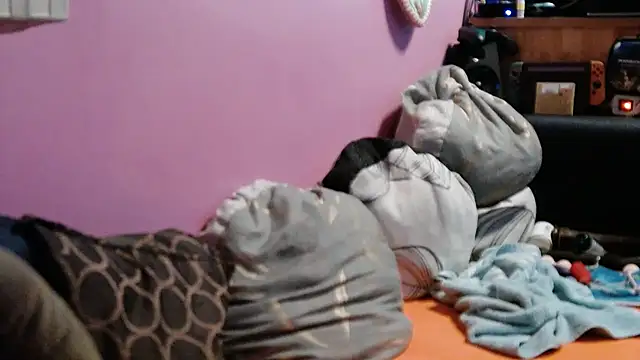 Snapshot of sexymelli18 chatting on 03-22-25, 11:31 sexymelli18 online show from 03-22-25, 11:31