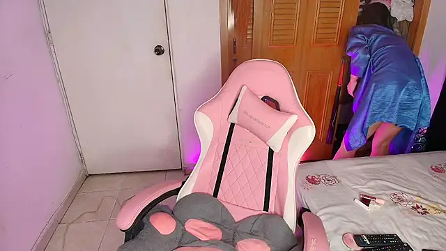 Peach Rose  online show from 11-27-25, 09:06