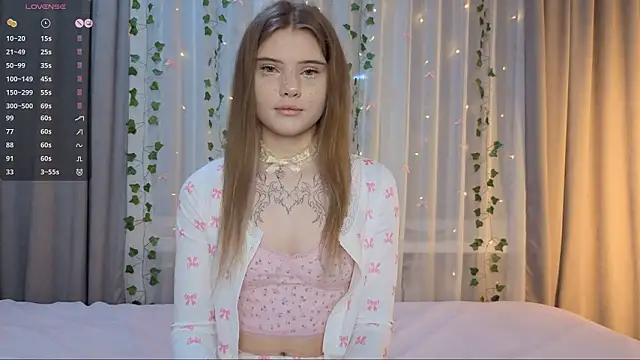 CarolinePepper online show from 03-11-26, 02:12