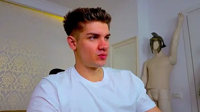 MaxKaiden online show from 04-22-26, 04:37