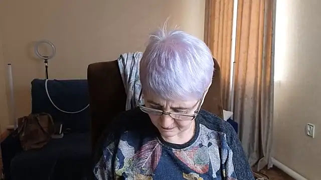 Sandra Snowflake online show from 04-10-26, 04:17