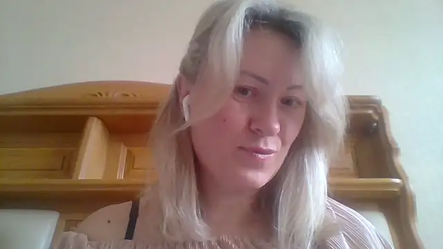 Snapshot of Mary888x chatting on 02-17-25, 06:31 Mary888x online show from 02-17-25, 06:31