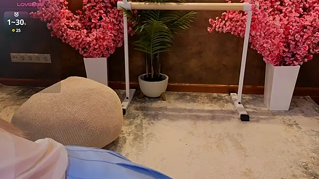 aishiro online show from 02-24-25, 01:10