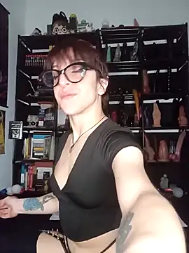 MirianaB online show from 12-15-25, 07:29