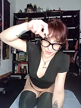 Snapshot of MirianaB chatting on 12-19-25, 06:59 MirianaB online show from 12-19-25, 06:59