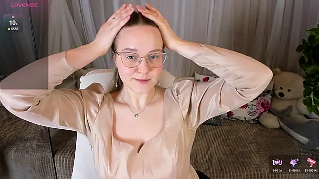 Snapshot of Rada_Woods chatting on 02-19-25, 11:28 Rada Woods online show from 02-19-25, 11:28